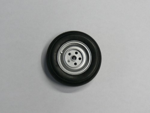 18ème pneu avec - 1/18ème, pour
