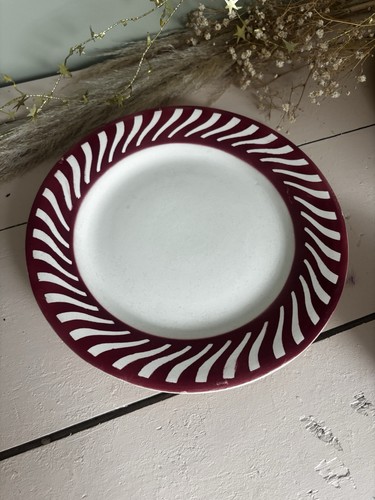 Ancienne assiette sur pied - , en