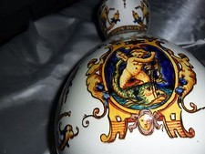 GIEN . Cruche en faïence de la fin du XIXe siècle