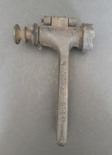 Boucheuse, bouchonneuse ancienne