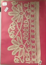 DENTELLE ANCIENNE   SUR CARTON