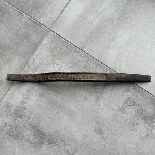 Outil ancien clé - clé, minute