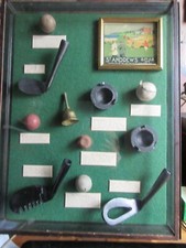 Très beau tableau représentant l'ancêtre des balles et clubs de golf