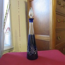 1 carafe a vin  couleur bleu en cristal de saint louis Massenet taille 4147