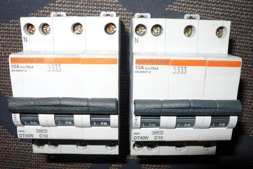 Disjoncteur tetrapolaire 10a - disjoncteur,
