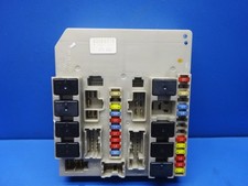 RENAULT CLIO 3 MODUS BOITE FUSIBLE UPC USM 674 658A / 674658A