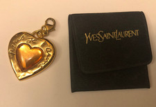 Pendentif Yves Saint-Laurent cœur Paris je t'aime, métal doré, verre + pochette