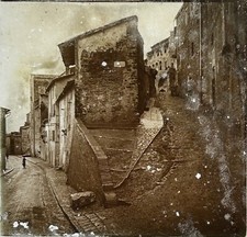 ITALIE Assise Une rue c1900 Photo Plaque Abimée Stereo Vintage §c2