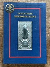 2 - RARE LIVRE INSIGNES