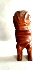 Tiki polynésien sculpté a la