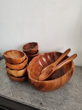 Service En Bois. Ensemble Saladier Et 8 Assiettes Creuses Vintage