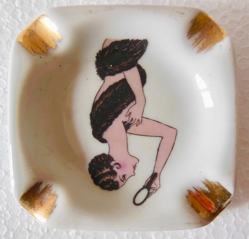 Charmant cendrier érotique - ,