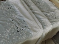  service brodé, nappe (2.64