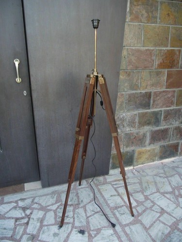 Ancien lampadaire trépied - ancien,