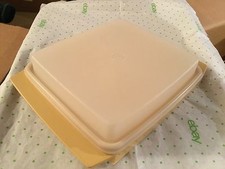 Tupperware divided dish with