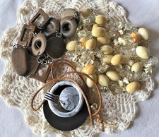 Lot 3 colliers sautoirs perles