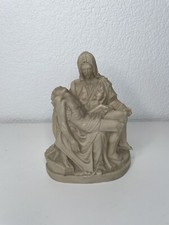 Jolie reproduction Statue Pieta Michel Ange en résine blanche 