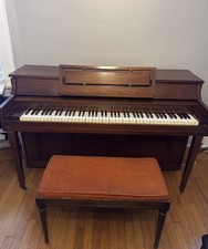 Whitney by Kimball Upright
