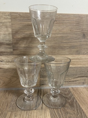 Ensemble verres à - de,