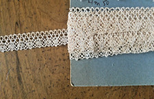 fine dentelle  galon du Puy (auvergne) ancienne coupon de 4 m 50 x 1 cm 5