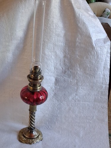 Ancienne lampe petrole - a, de