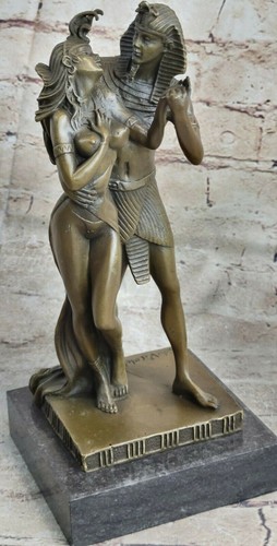 Sculpture bronze couple - en,