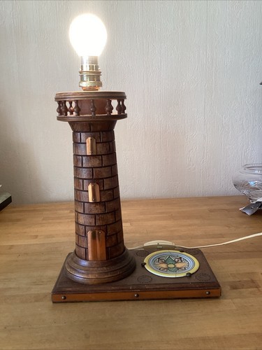 Lampe rétro phare - bois, sur