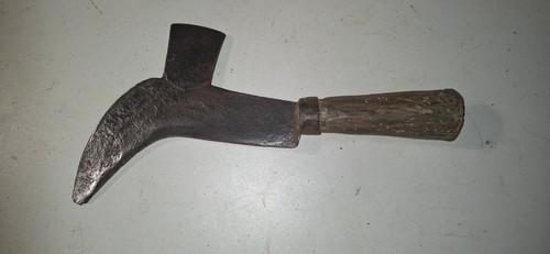 Ancienne serpe huppe - , a