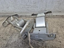 Charniere de porte de coffre