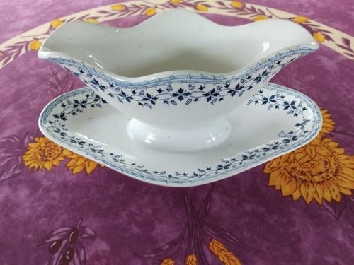 Saucière sur plateau - saucière,