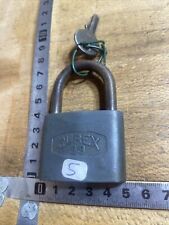 ANCIEN CADENAS  ,clef , serrure , coffre, clés, padlock former. (n°5 )