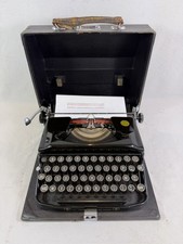 Machine à écrire ERIKA 9