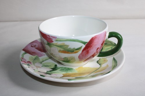 Déjeuner tasse soucoupe - tasse, et