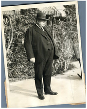 George M. Reynolds, banquier