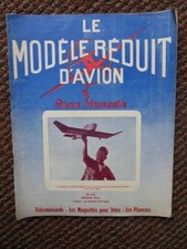 LE MODELE REDUIT D'AVION AVEC
