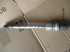 AXE DE ROUE AVANT ROCKETT 3