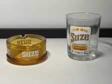 Lot d'un verre et superbe cendrier suze en verre fumé