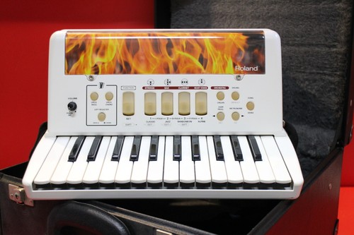 Used roland white - used, fr-1