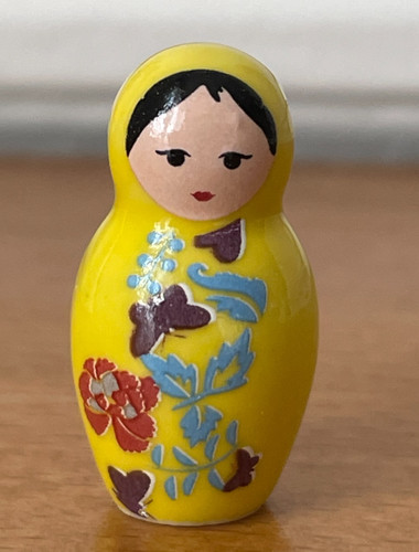 Fève poupée russe - fève, jaune