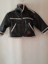 Blouson faux-cuir Pick Ouic, fourré. Taille 18 mois. 