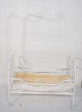 Antique Fer Lit de Poupée À