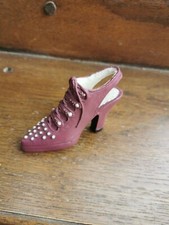 Chaussure rose de collection bibelot escarpin lacé