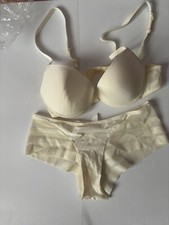 ensemble shorty soutien gorge  Lise Charmel dégriffé taille SG 90B bas taille 2