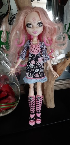 Poupée monster high - monster, vipérine