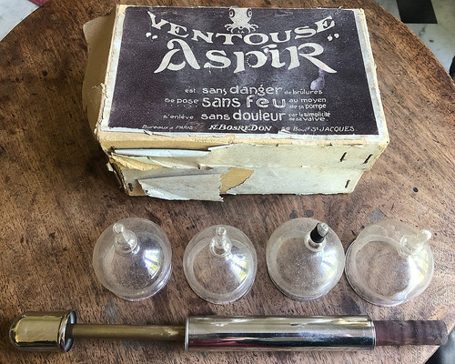 Ancienne boîte ventouses - ancienne,
