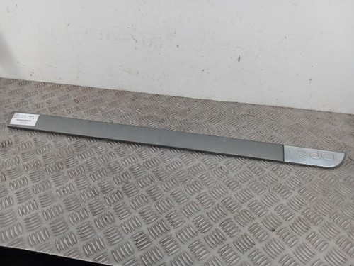 Baguette porte avant droite - avant,