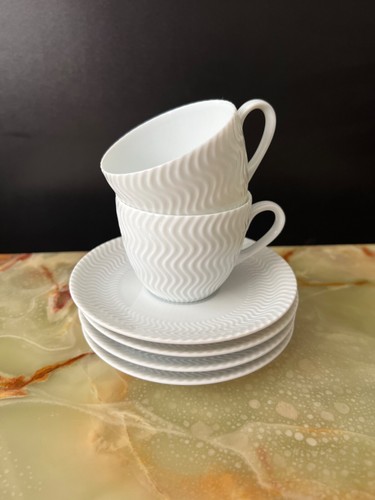 Lot tasses et 4 - tasses,