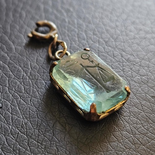 Intaille sur verre - , de