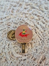 Pin's Perrier Nîmes Tennis De Table