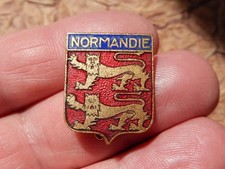 INSIGNE  EMAILLE BROCHE BLASON
